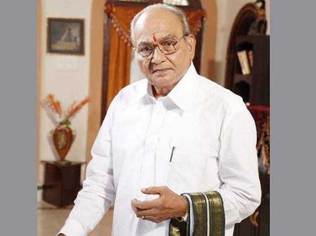 భారతరత్నను డబ్బులు పెట్టికొంటానన్న నటుడు.. వారించిన కళాతపస్వి.. ఏం జరిగిందంటే..