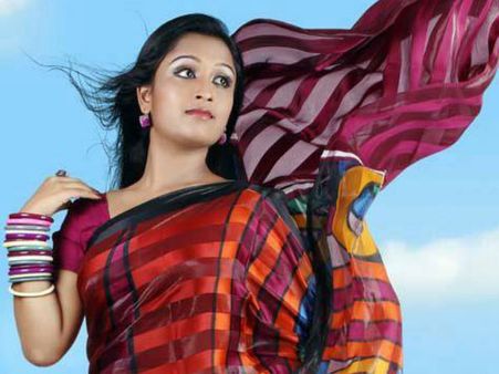 అజ్ఞాతంలో ప్రముఖ హీరోయిన్.... నిర్మాత వల్ల గర్భవతి అయిందంటూ పుకార్లు?