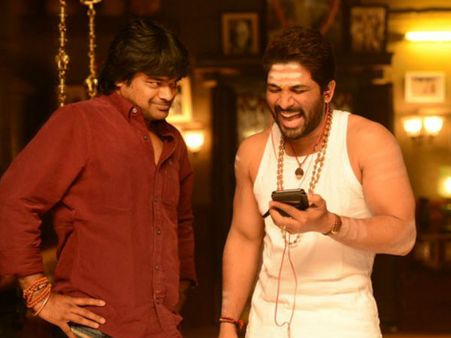 బన్నీ డైరెక్షన్ లో వేలుపెట్టటం వల్లే డీజే ఇలా అయ్యాడా?