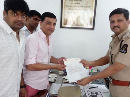 ‘డిజె’ వాయింపు మొదలైంది: వారిని బొక్కలో తోసేందుకు తొలి అడుగు!