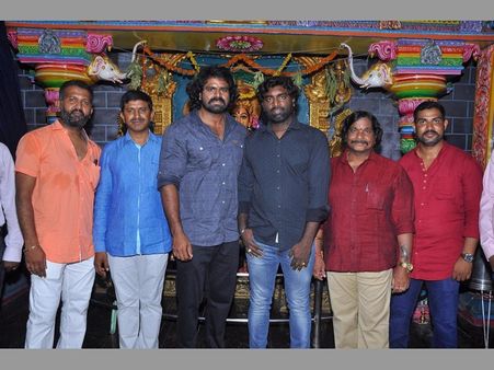 బాహుబలి ప్రభాస్ డూప్... హీరో అయ్యాడు, అచ్చం ప్రభాస్‌లానే (ఫోటోస్)