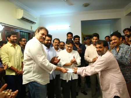 అల్లు అర్జున్ ‘నాపేరు సూర్య’లో నాగబాబుకు వాటాలు!