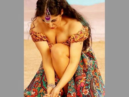 ద్యా..వుడా..! ఏందీ బీభత్సం...? కళ్ళు తిప్పని అందం ఇదేనా??