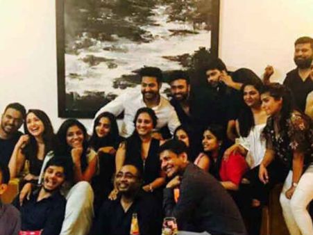 జూనియర్ ఎన్టీఆర్, నారా రోహిత్ కలయిక మతలబు ఏంటీ.. ఏం ఉడుకుతున్నదబ్బా..