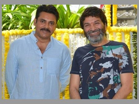 పవన్ ఫుడ్ మెనూ మరిపోయిందా..? అన్నం కూడా మానేసాడు