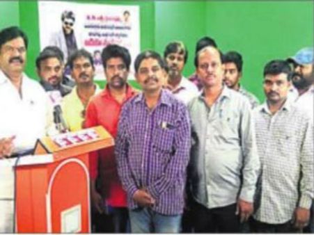 పవన్‌పై కొండంత అభిమానం.. ఆల్బమ్ రూపంలో..