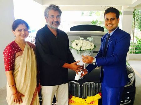 బాహుబలి డబ్బుతో.... ఖరీదైన కారు కొన్న రాజమౌళి! (ఫోటోస్)