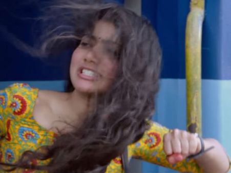 బద్మాష్.. బలిసిందారా.. బొక్కలు ఇరగ్గొడుతా.. మెగా హీరోకు వార్నింగ్