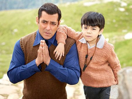 ట్యూబ్‌లైట్‌పై వేటు పడింది.. సల్మాన్ భావోద్వేగం.. అయోమయం