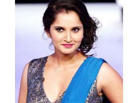 సానియా మీర్జా బాలీవుడ్ ఎంట్రీ!? ఫర్హాన్ అక్తర్ నోరు జారాడా?