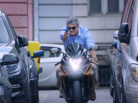 సురివా.... అంటూ కోలీవుడ్ పిచ్చెక్కిపోతోంది: సెన్సేషనల్ గా వివేగం సాంగ్