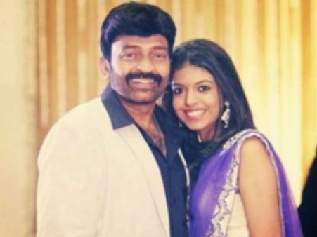 మన ఇంటి లేడీస్‌ను టచ్ చేయకూడదా?.... కూతురి ఎంట్రీపై రాజశేఖర్