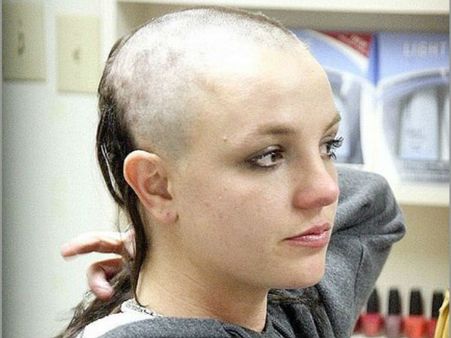 హాలీవుడ్ డ్రగ్స్ కథ తెలుసా?: ఆ భయంతో గుండు కొట్టించుకుంది