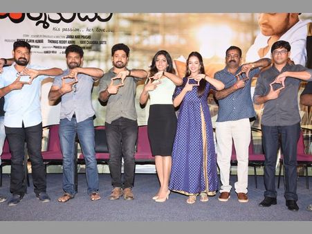 నిన్న రామ్ చరణ్, ఇపుడు బన్నీ... సుకుమార్ ప్లానింగ్ సూపర్