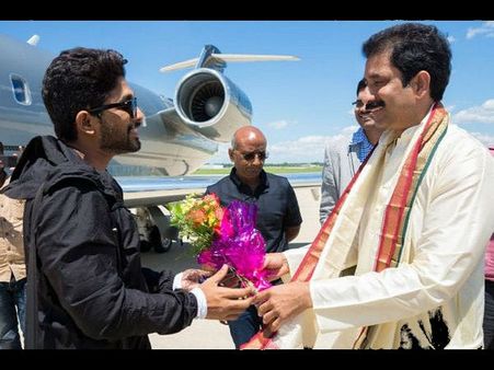 ఇదేమైనా డీజే ప్రమోషన్ ఫంక్షనా? బన్నీపై ఎన్నారై ల అసంతృప్తి