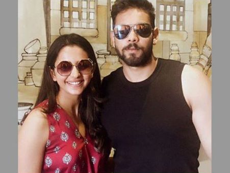 సినీ ఇండస్ట్రీలోకి రకుల్ ప్రీత్ సింగ్ బ్రదర్... ఆల్ ది బెస్ట్ చెబుతూ ట్వీట్!