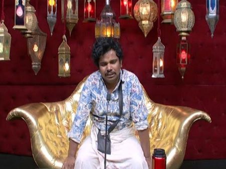 పాపం సంపూ కి 16 లక్షల ఫైన్? ఆ ఫోబియా వల్లనే సంపూర్ణేష్ అక్కడ ఉండలేకపోయాడా??