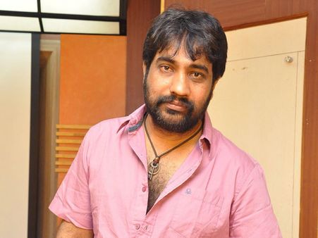 మా 'సినిమావాళ్ళవి' అద్దాలమేడ జీవితాలు: వైవిఎస్ చౌదరి, దేని గురించి ఈ వేదాంతం