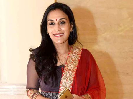 6 కోట్ల పరిహారం: కోర్టుకెక్కిన రజినీకాంత్ కూతురు