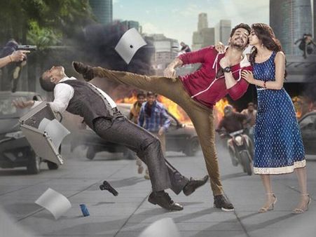 పాపం...! అఖిల్ ఫస్ట్ లుక్ లీకయ్యింది: పాజిటివ్ రెస్పాన్సే వస్తోంది