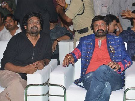 బాలయ్య లవ్ స్టోరీ వ్యాఖ్యలు: పూరీకి వెక్కిరింతల మీద వెక్కిరింతలు