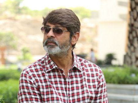 నాలుగు కోట్లు మోసం చేసారు: మరో వివాదంలో జగపతిబాబు