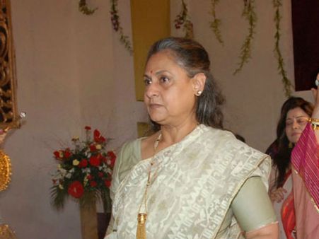 సెల్ఫీకి ప్రయత్నించిన అభిమానిపై ‘బేవకూఫ్’ అంటూ తిట్లు!