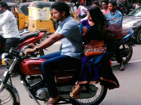 సాయిపల్లవితో నాని బైక్ షికారు: వరంగల్ ఫిదా అయ్యింది