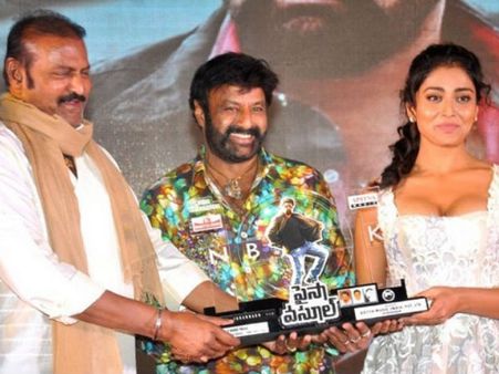 ఇంతకీ బాలయ్య పెగ్ తెమ్మన్నది ఎవరిని?: పైసా వసూల్ సాంగ్ పై మోహన్ బాబు సెటైర్