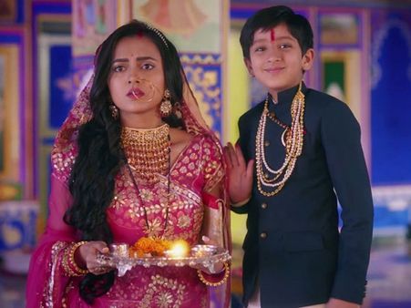 మరీ దారుణంగా ఉంది: ఆ సీరియల్ ని ఆపేసారు, చ్చీ.., థూ.. అంటున్నా వినని చానెల్