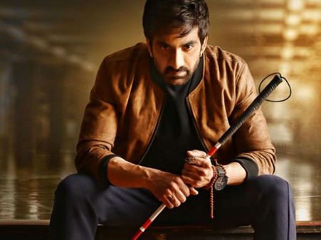 రవితేజ 'రాజా ది గ్రేట్' హాలీవుడ్ సినిమాకి కాపీఅంటున్నారు: ఇంతకీ ఆ సినిమా పేరు తెలుసా?