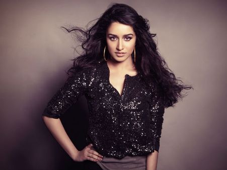 వెల్కమ్ టు టాలీవుడ్ శ్రద్దా: ఎంత చక్కగా ఆహ్వానం చెప్పాడో