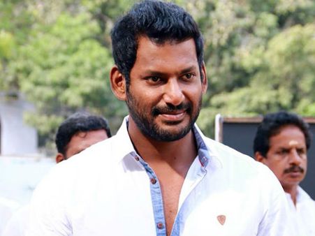 థియేటర్లలొ అభిమానుల మానిటరింగ్, రైతులకు సాయం: విశాల్ ప్లానింగ్ సుపర్ అంటున్న మీడియా