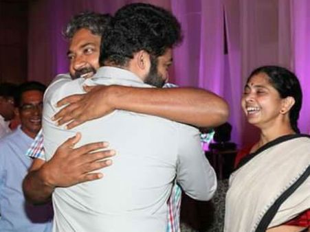 గర్వంతో హృదయం వాపెక్కింది: జై లవ కుశపై రాజమౌళి, ఇతర స్టార్స్ కామెంట్స్!