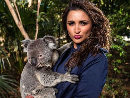 ఆమె ఎదమీద చెయ్యి... అన్నీ అలాగే చూస్తే ఎలా బాస్?