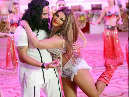 వాడిగదిలో వయాగ్రా చూసాను, అప్పుడే ఈ నిర్ణయం తీసుకున్నా: డేరా బాబా పై రాఖీ తీవ్ర వ్యాఖ్యలు