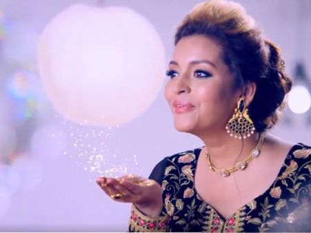 పవన్ ఫ్యాన్స్ కోరుకున్నదే జరిగింది: నీతోనే.... అంటూ రేణు దేశాయ్ వచ్చేసింది!