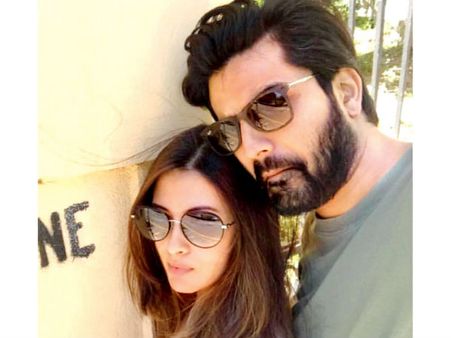 రాగిణి ఎంఎంఎస్ రిటర్న్స్: రియా సేన్ సెక్స్ సీన్ లీక్.. వైరల్!