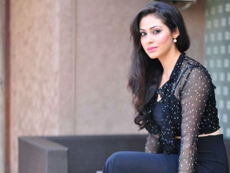 వేశ్యపాత్ర చేయటానికి సిద్దపడింది: ఈ వయసులో మళ్ళీ సక్సెస్ సాధ్యమేనా??