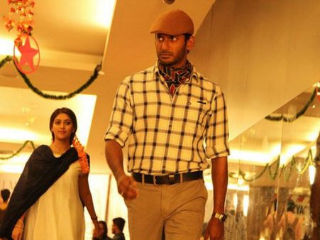 అయినా ఆగని అరాచకం: తుప్పరివాలన్ పైరసీతో విశాల్ కి సవాల్