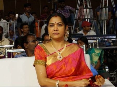 కొవ్వెక్కి రాస్తున్నారు.. మార్ఫింగ్‌తో సూసైడ్స్.. వెబ్‌సైట్లపై హేమ ఫైర్