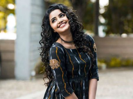 ఆయన పిలిస్తే వెళ్ళిపోతా: ఒక్క సీన్ అయినా చాలు: అనుపమా పరమేశ్వరన్