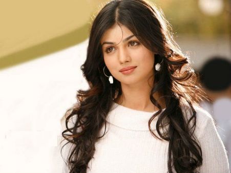 సర్జరీలతో పాడైపోయావు, అందాన్ని నాశనం చేసుకున్నావు: 