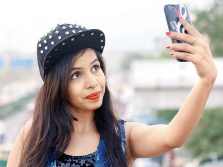 డించాక్..! డించాక్..!! వైల్డ్ (కార్డ్)ఎంట్రీ: బిగ్ బాస్ హౌస్ లోకి అడుగుపెట్టనున్న దించాక్ పూజా