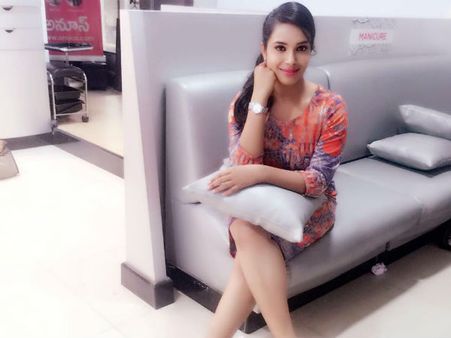 ‘బిగ్ బాస్’ హరితేజ ఓవర్ యాక్టింగ్... శివారెడ్డితో కలిసి రచ్చ రచ్చ!