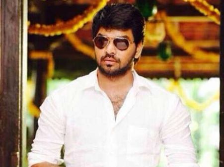 అతన్ని రెండురోజుల్లో అరెస్ట్ చేయండీ: హీరో పై నాన్ బెయిలబుల్ వారెంట్ జారీ