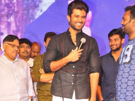 నేను సెట్టయినట్లే.... ‘నెక్ట్స్ నువ్వే’ వేడుకలో విజయ్ దేవరకొండ