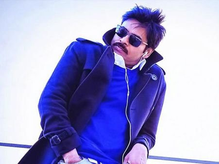 పవన్‌ను చూడగానే మైండ్ బ్లాంక్.. ఆయన పక్కన నటించడం గొప్ప వరం