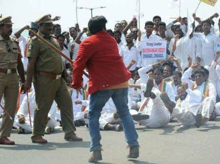 బాలయ్య వీరవిహారం.. నటసింహానికి ఎందుకంత కోపం.. ఎవరిపై దాడి చేస్తున్నారంటే..