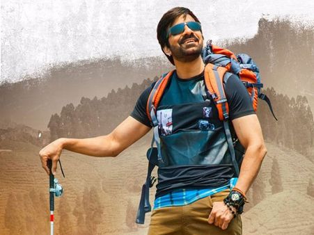 క్లీన్ గా బయటకి వచ్చిన రవితేజా: సెన్సార్ బోర్డ్‌తో రాజా ది గ్రేట్ అనిపించుకున్నాడు